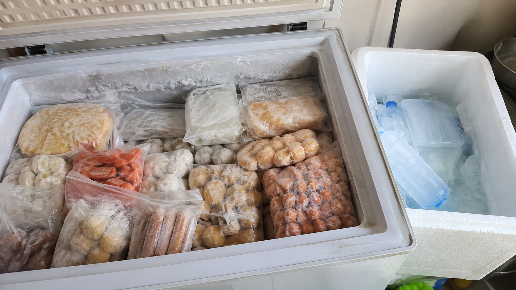 CÁCH BẢO QUẢN ĐỒ ĂN VẶT ĐÔNG LẠNH KHI MẤT ĐIỆN, HÀNG ĐÔNG LẠNH MẤT NHIỆT BAO LÂU THÌ ẢNH HƯỞNG CHẤT LƯỢNG