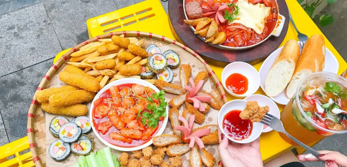 Phân tích đối thủ quán ăn vặt, bí quyết giúp quán đông khách ngay từ đầu